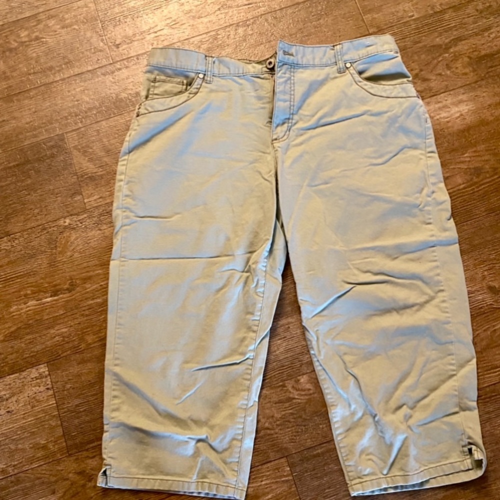 Ladies Capri jeans